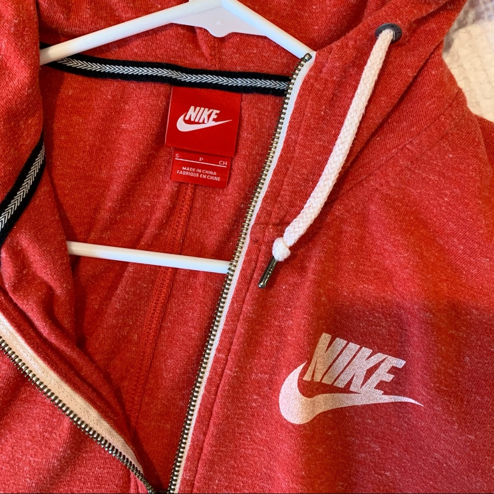 Lightweight Nike zip up hoodie